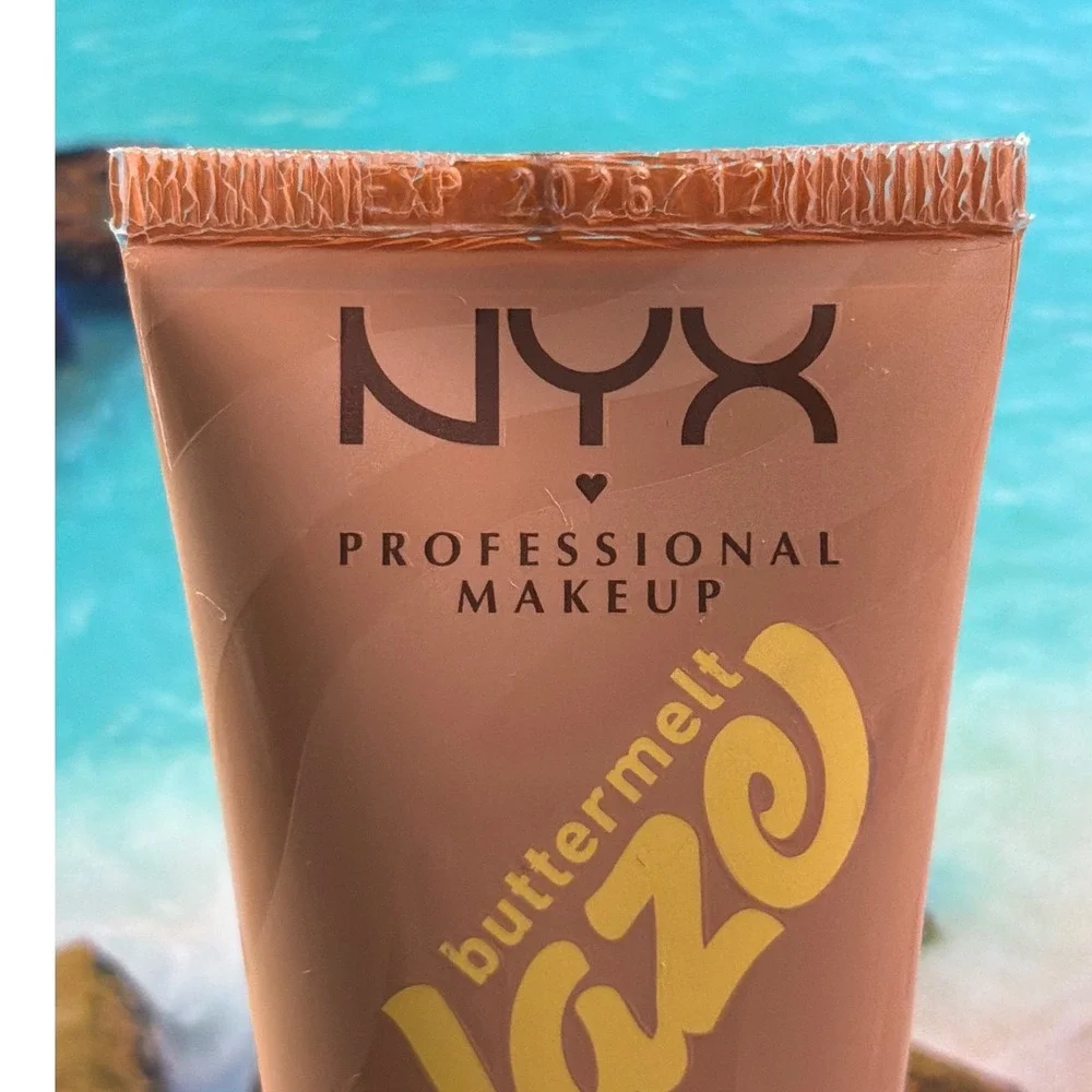 NYX Buttermelt Glaze Soft Glow Skin Tint SPF 30 Almond Butta 04 1.01oz New